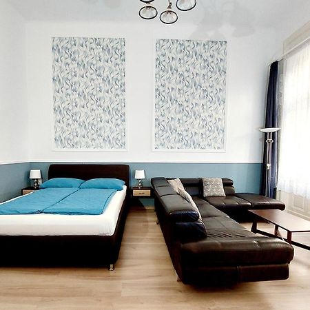 Eoetvoes Apartman Budapest Exterior photo